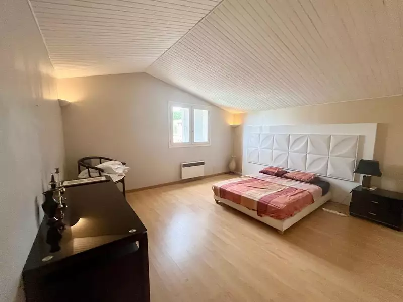Maison, 219 m²