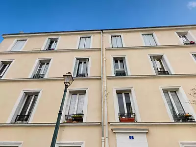 249 000 € 6 917 €/m² Appartement • 36 m² • 3 pièces • 2 chambres Clichy (92110)