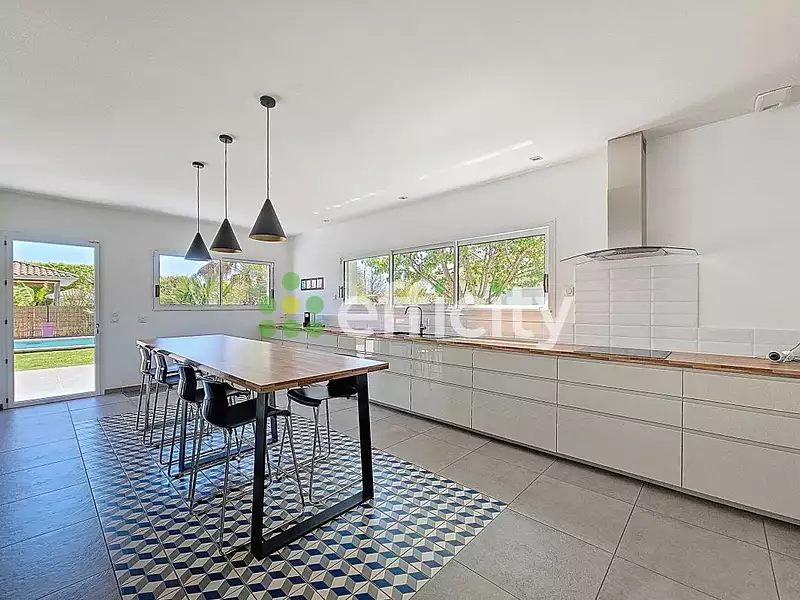 Maison, 160 m²