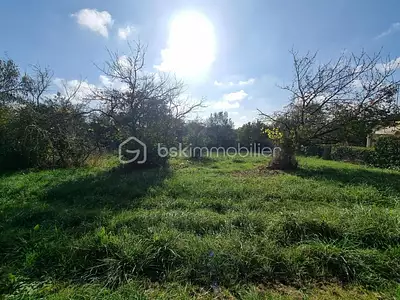 Terrain, 2 000 m²