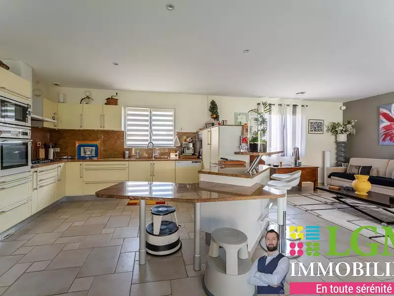 Maison, 181 m²