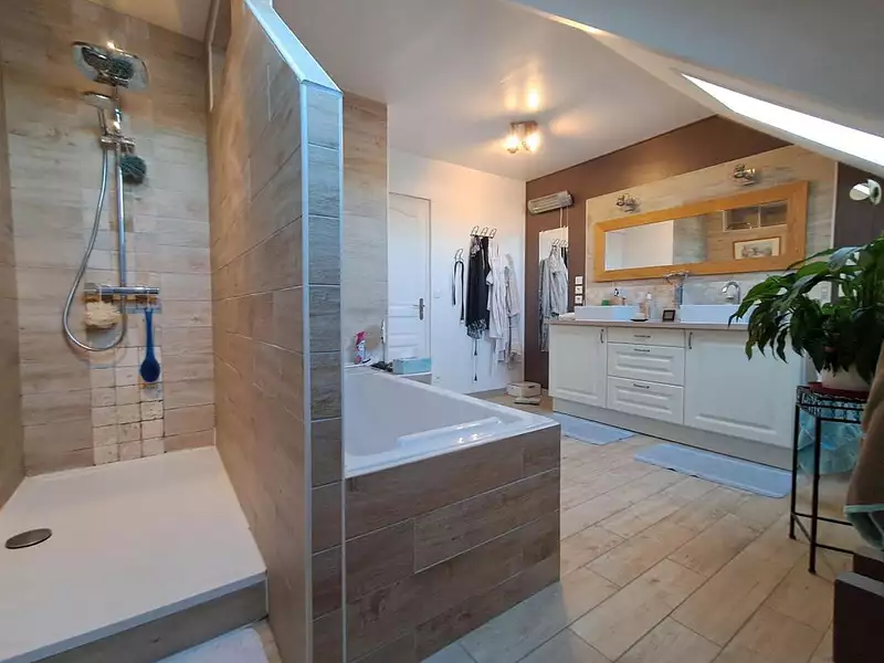 Maison, 184 m²