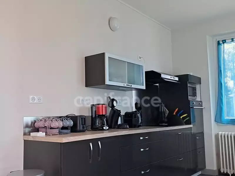 Maison, 1 100 m²