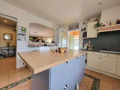 Maison, 240 m²
