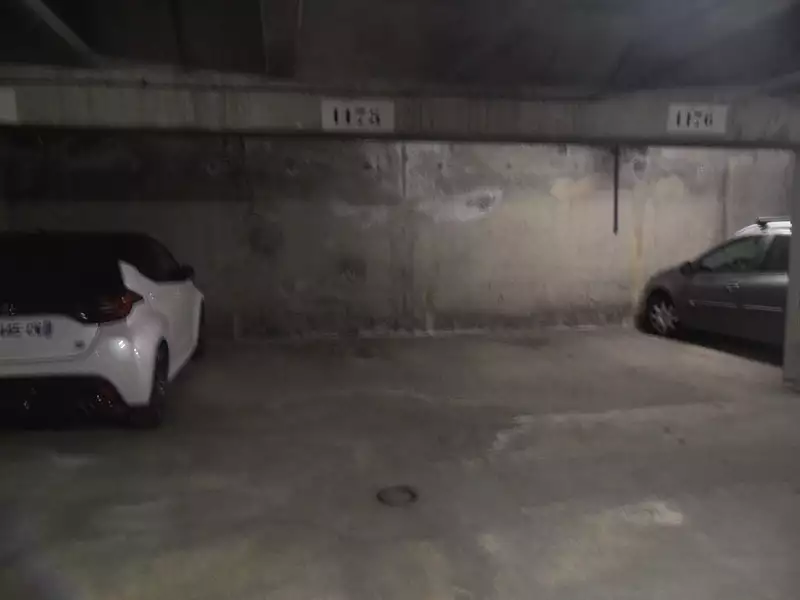 Parking, 13 m²