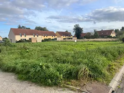 Terrain, 1 090 m²