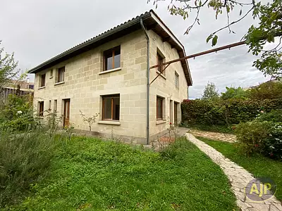 Maison, 246 m²