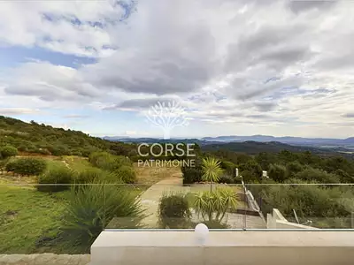 Maison, 325 m²