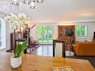 Maison, 242 m²