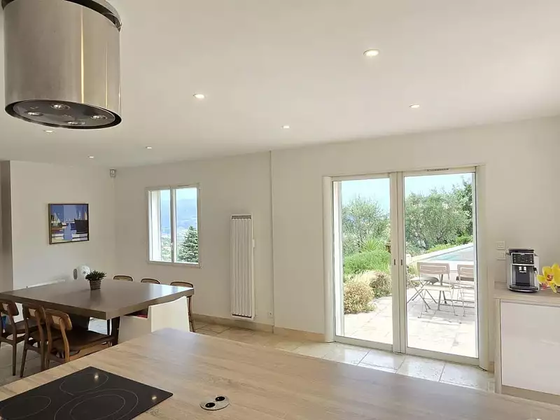 Maison, 198 m²
