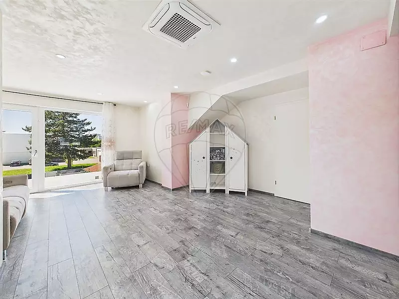 Maison, 255 m²