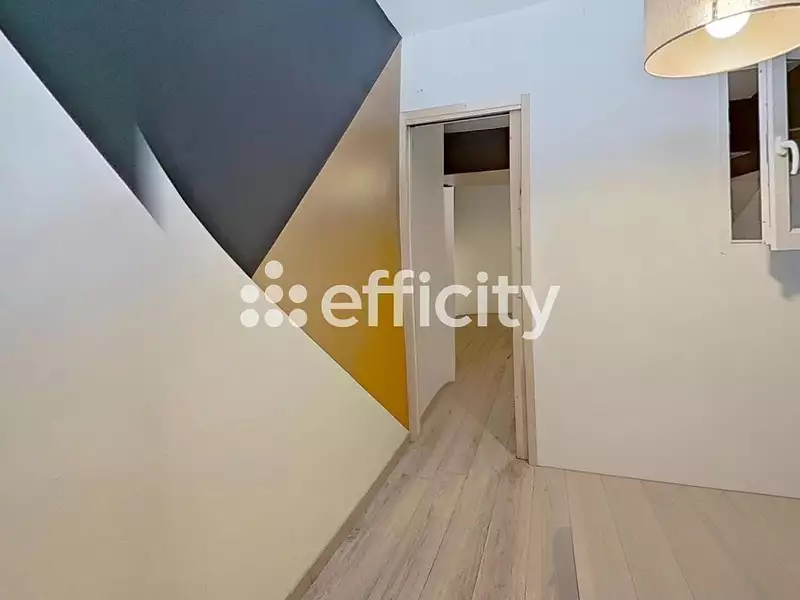 Maison, 245 m²