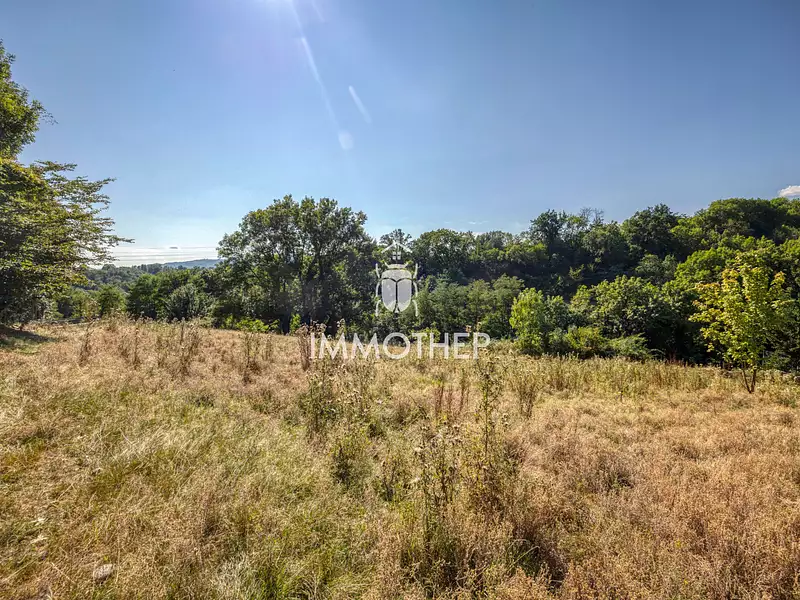 Terrain, 1 738 m²