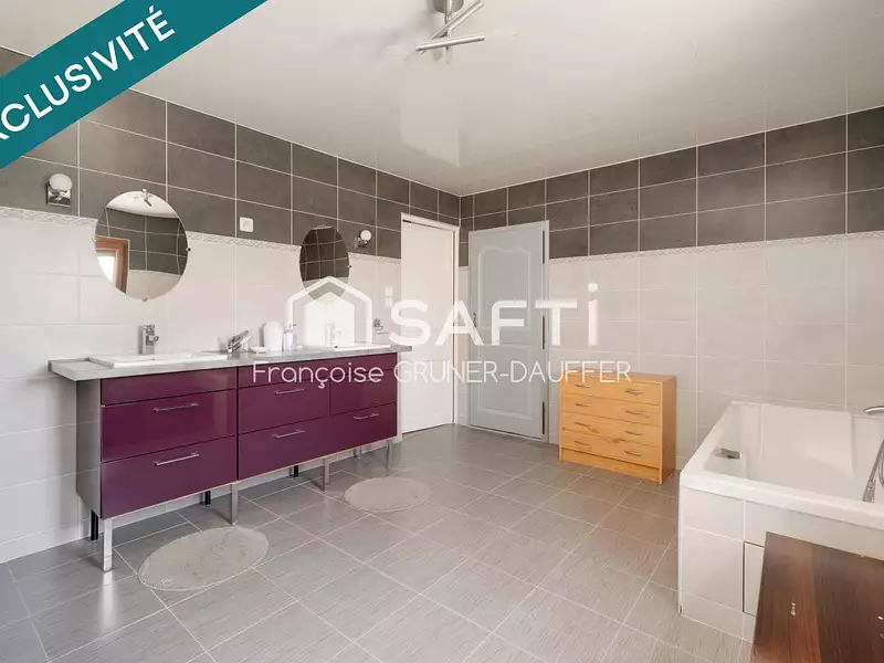Maison, 214 m²