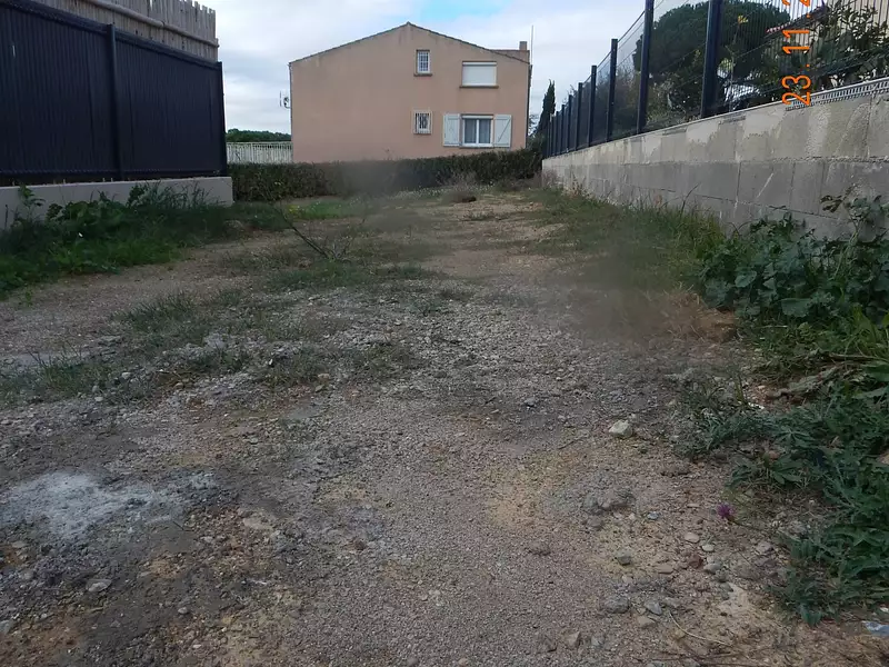 Terrain, 689 m²