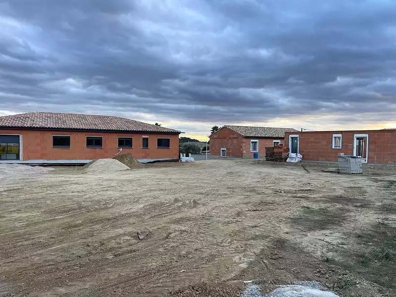Terrain, 740 m²