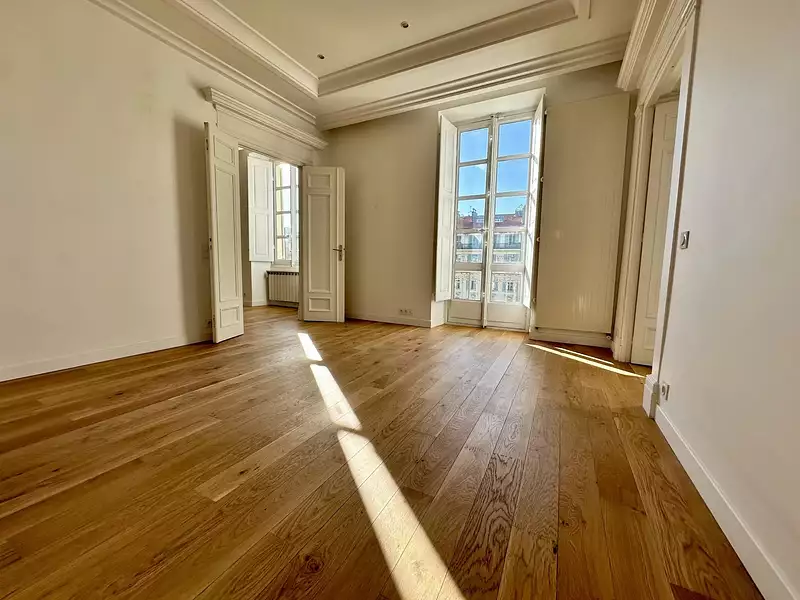 Appartement, 240 m²