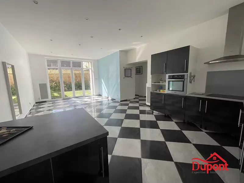 Maison, 163 m²