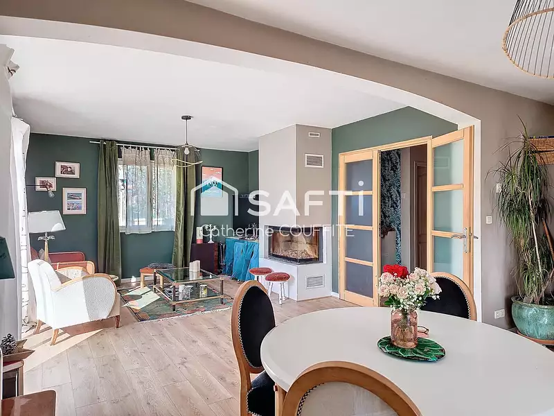 Maison, 166 m²