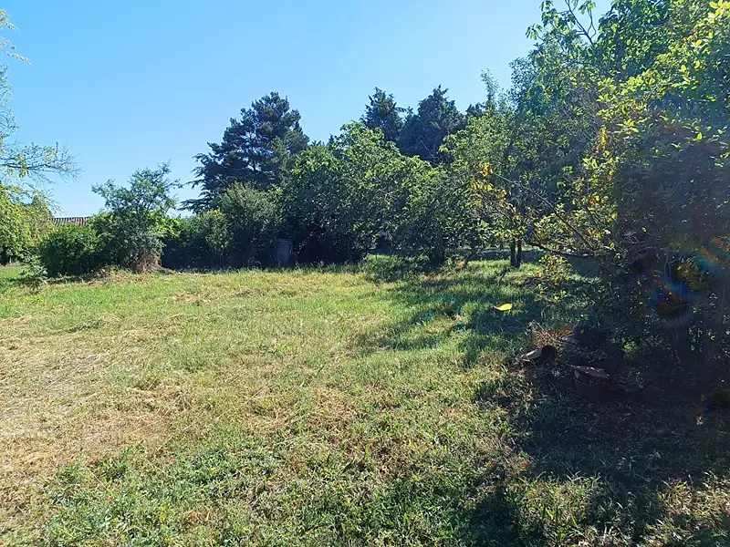 Terrain, 746 m²