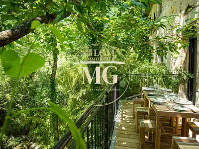 Maison, 1 046 m²