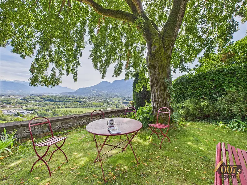 Maison, 244 m²