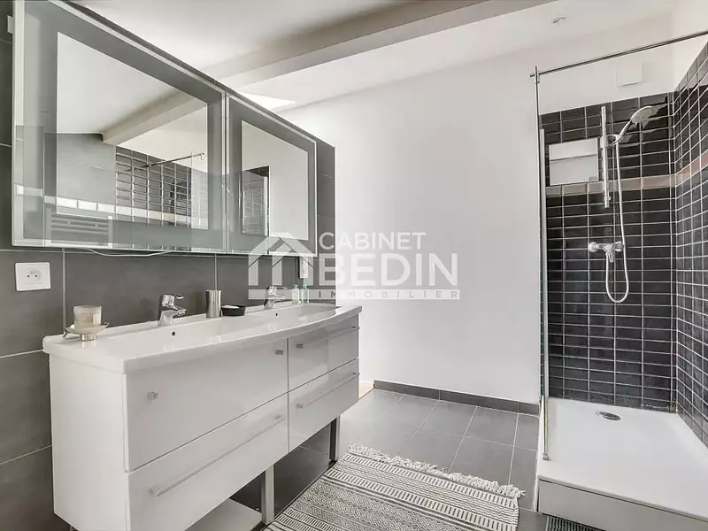 Maison, 400,3 m²