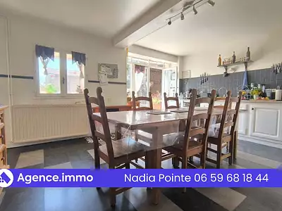 Maison, 240 m²