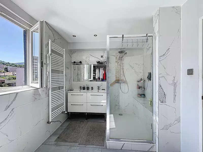 Maison, 190 m²