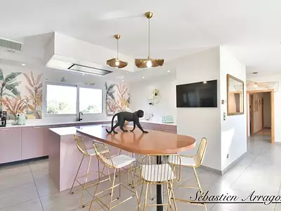Maison, 195 m²