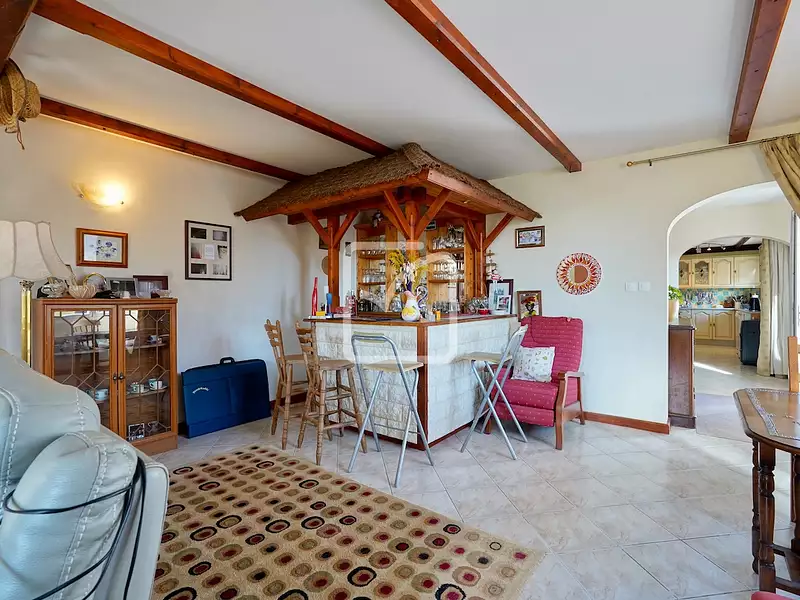 Maison, 222 m²