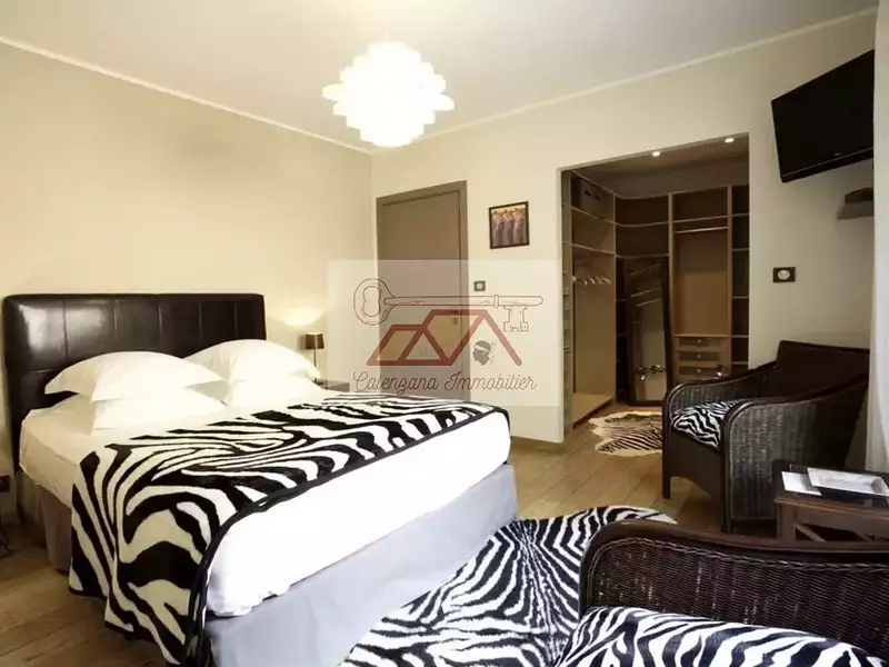 Maison, 250 m²