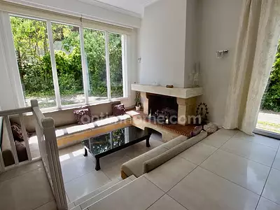 Maison, 228 m²