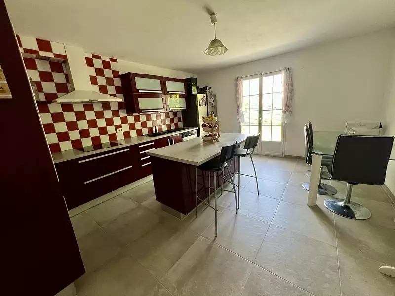 Maison, 229,69 m²