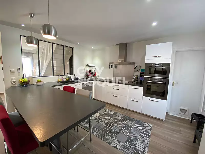 Maison, 180 m²