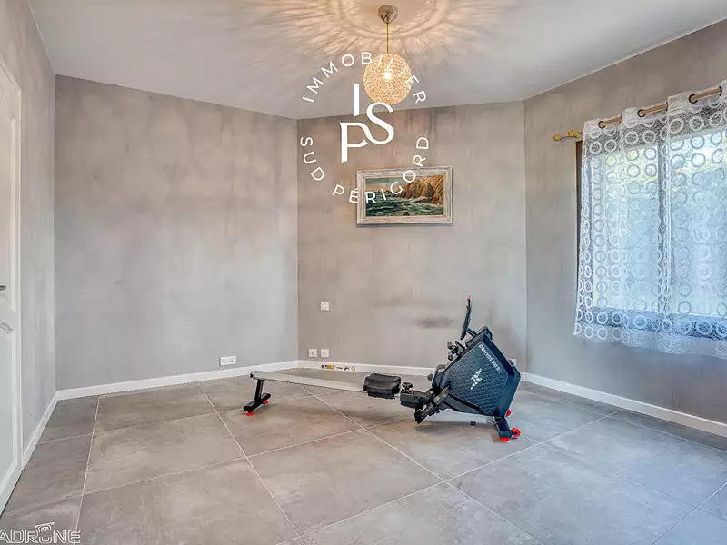 Maison, 242 m²
