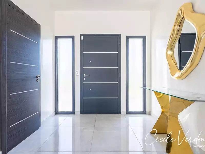 Maison, 281 m²