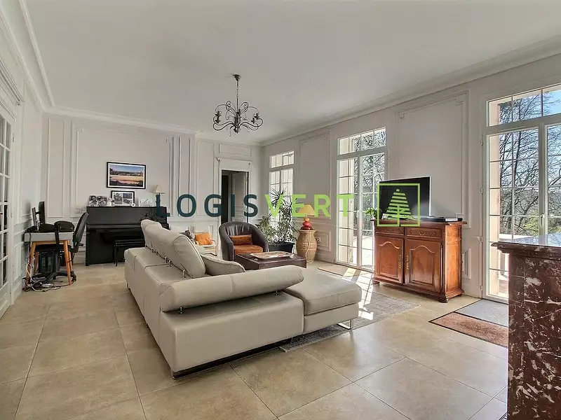 Maison, 250 m²