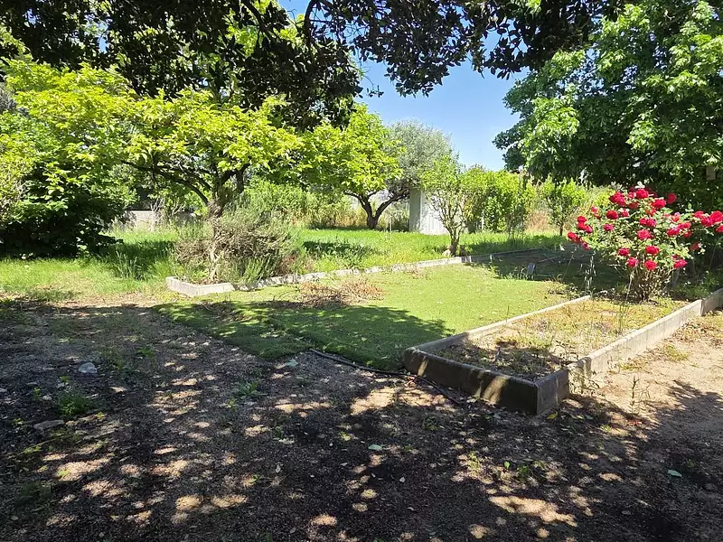 Terrain, 670 m²