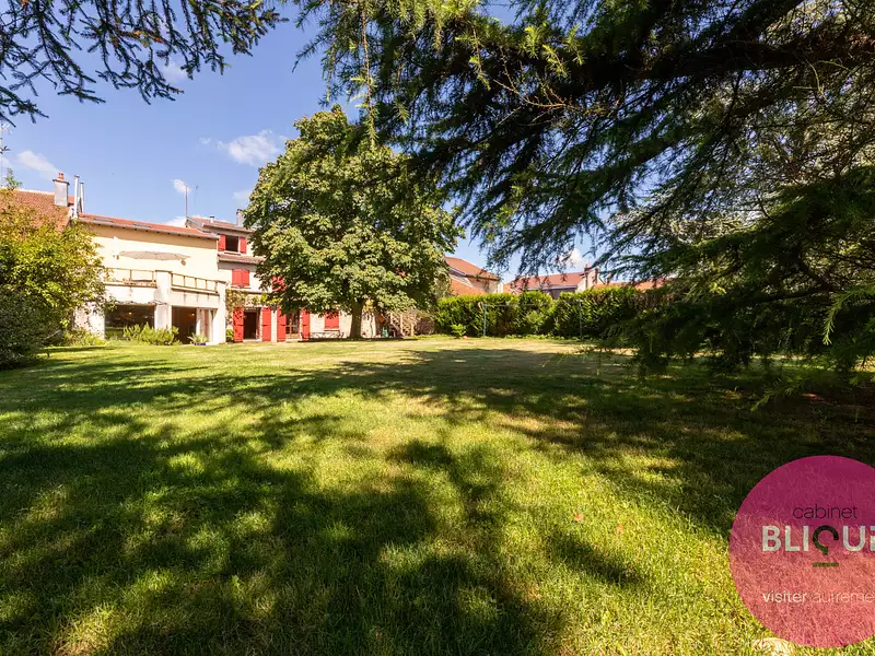 Maison, 375 m²