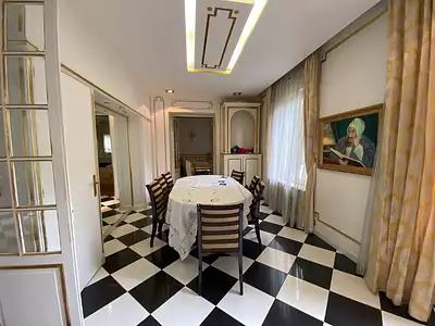 Maison, 250 m²