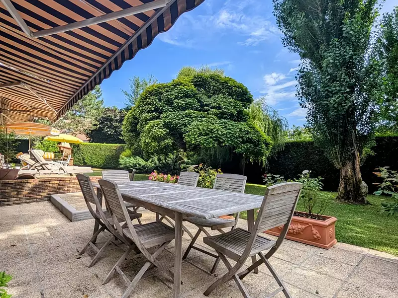 Maison, 246 m²
