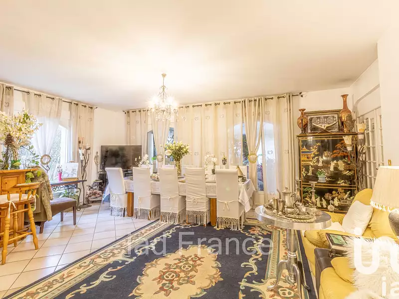 Maison, 270 m²