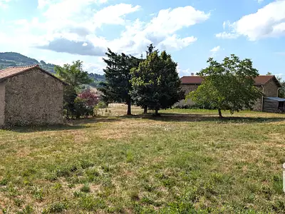 Terrain, 740 m²