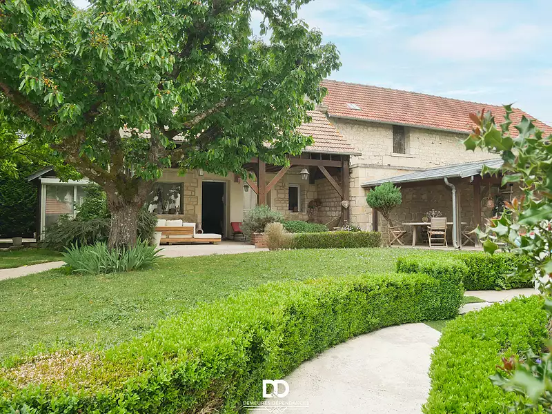 Maison, 260 m²