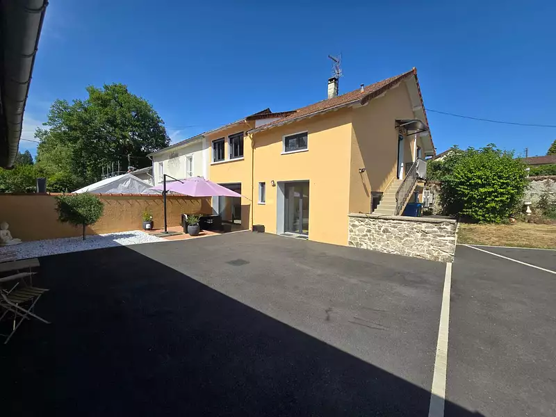 Maison, 211 m²