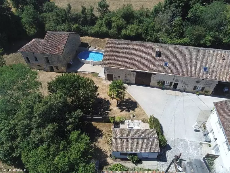 Maison, 240 m²