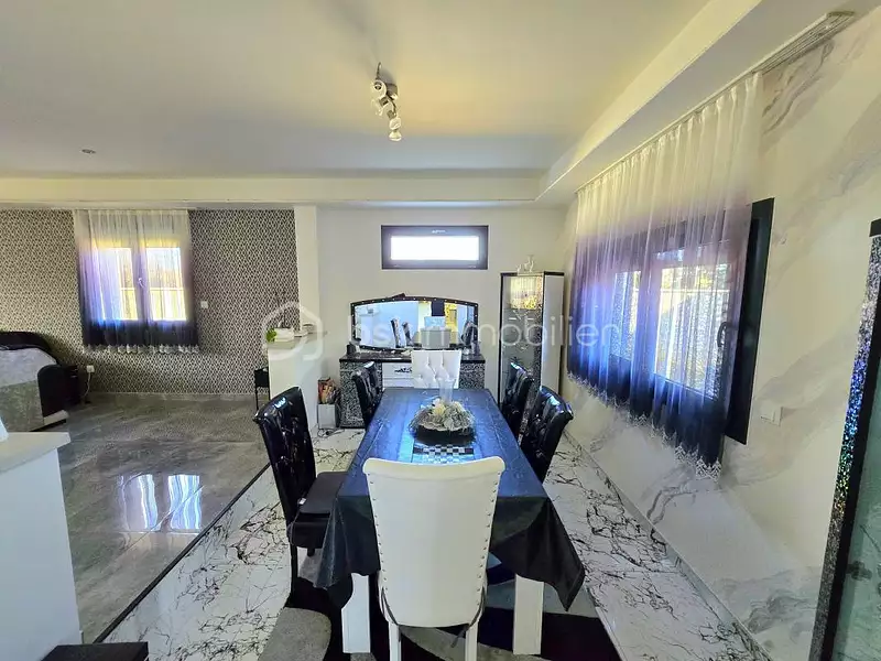 Maison, 159 m²