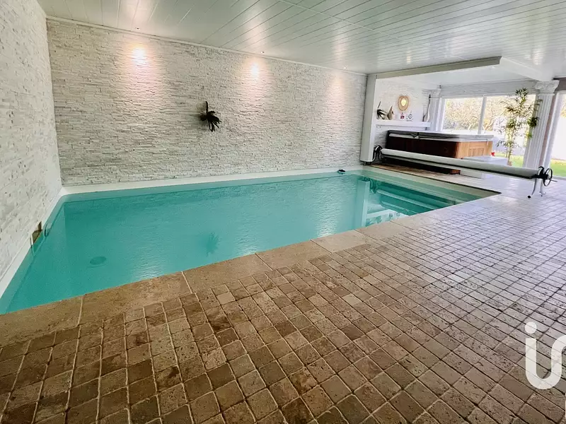 Maison, 260 m²
