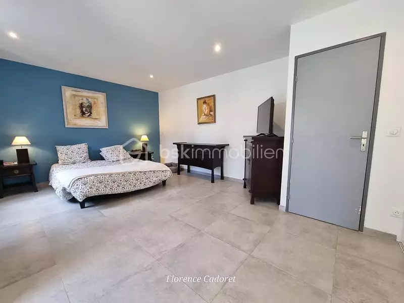 Maison, 239 m²